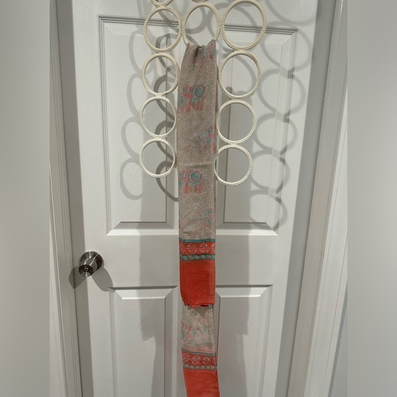 Assorted scarves - Picture 4 of 7